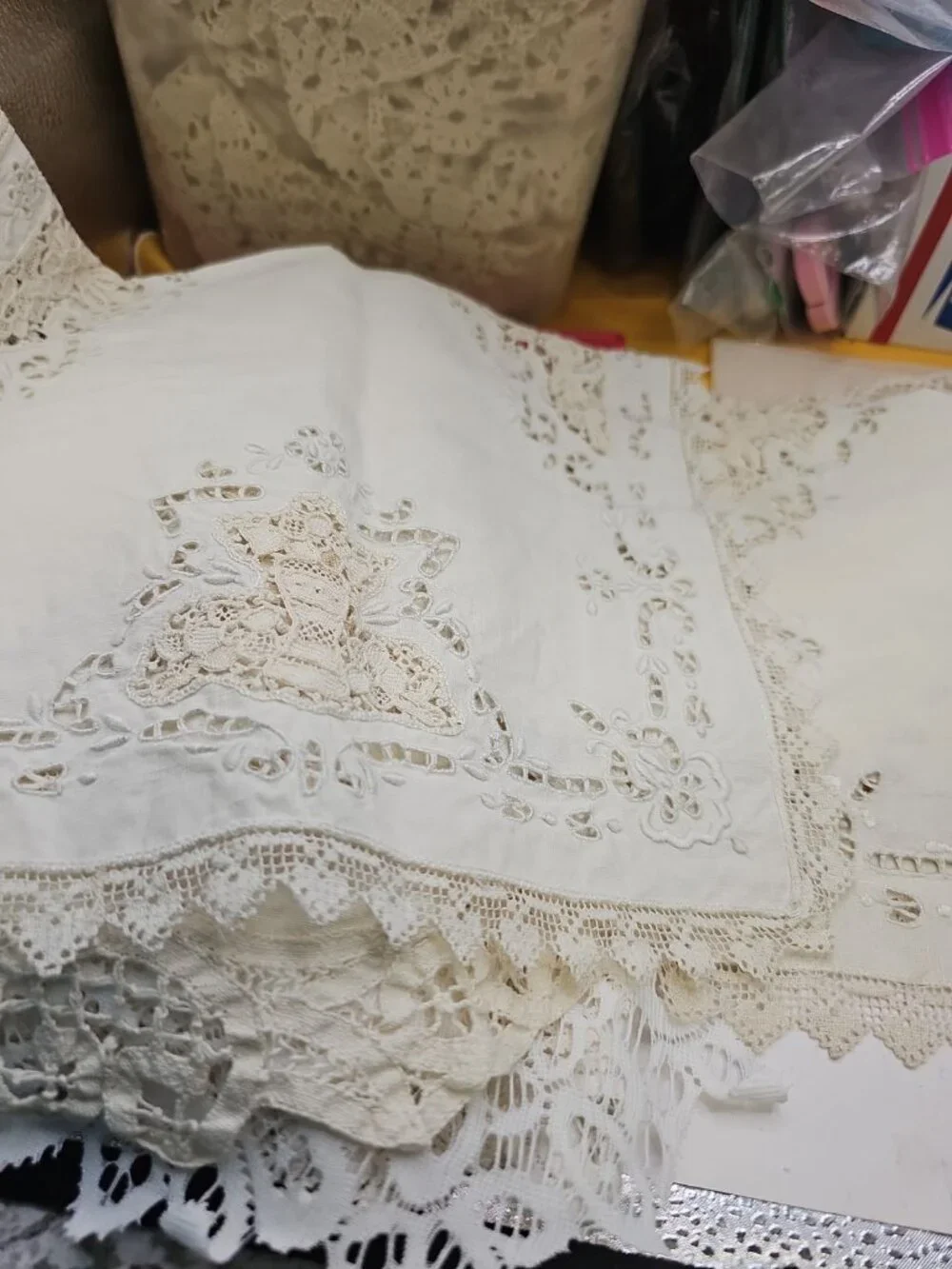 Dollies Lace Borders White & Off White Lot Of 10 Eyelet Placemats Cutouts Linen